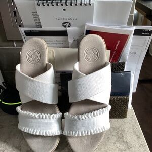 Charleston shoe company white sandal.  Worn twice…. made for a narrow foot.  7